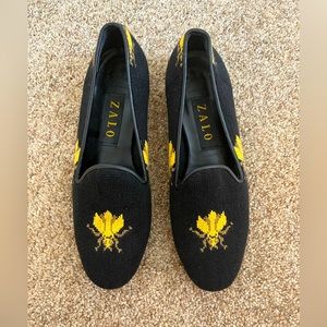 Zalo Needlepoint Bee Shoes Size 7N